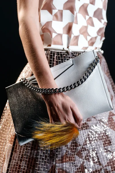 Look 77